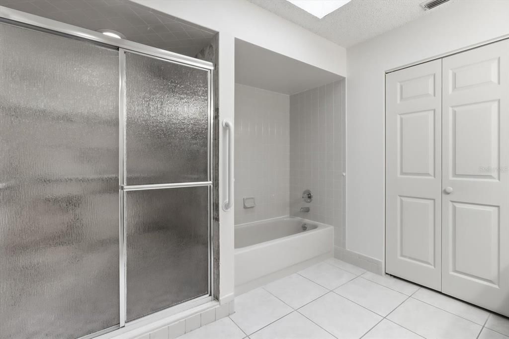 For Sale: $242,900 (3 beds, 2 baths, 1617 Square Feet)