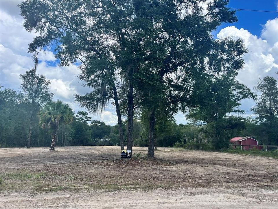 En Venta: $36,000 (1.25 acres)