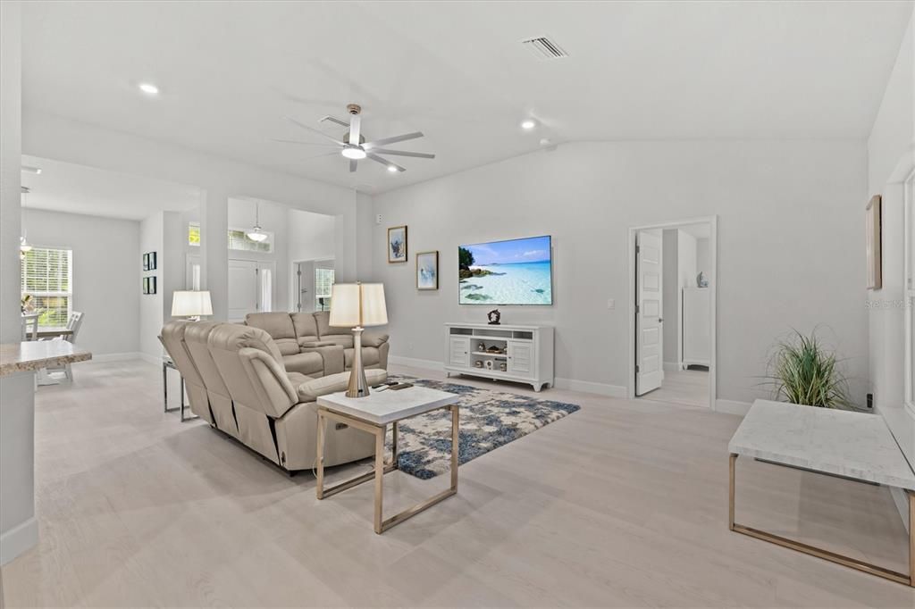 For Sale: $499,900 (4 beds, 2 baths, 2339 Square Feet)