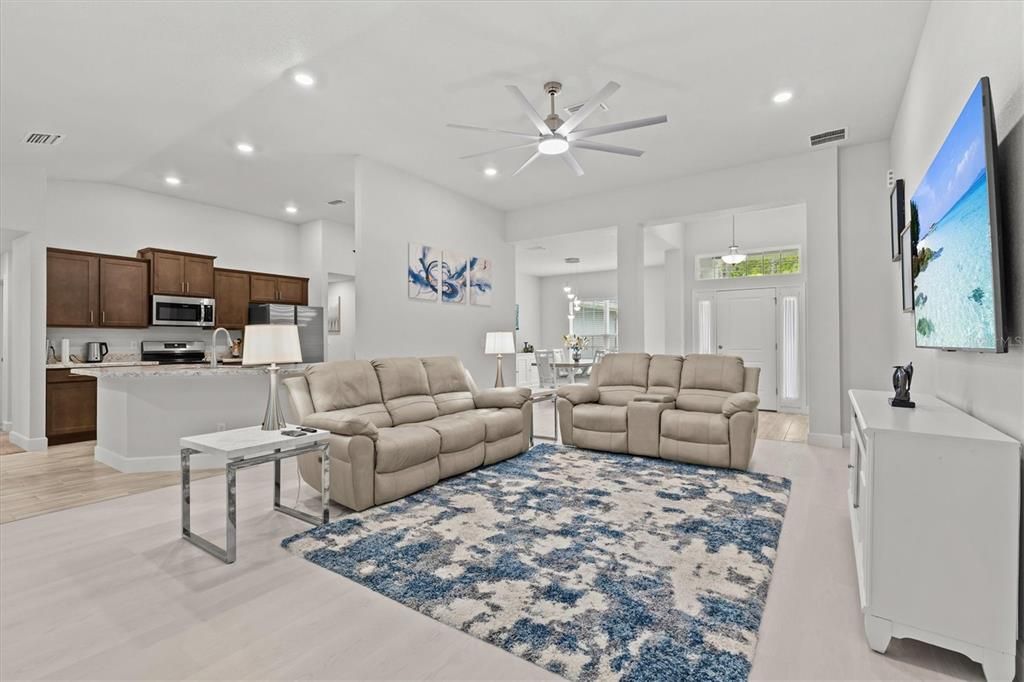 For Sale: $499,900 (4 beds, 2 baths, 2339 Square Feet)