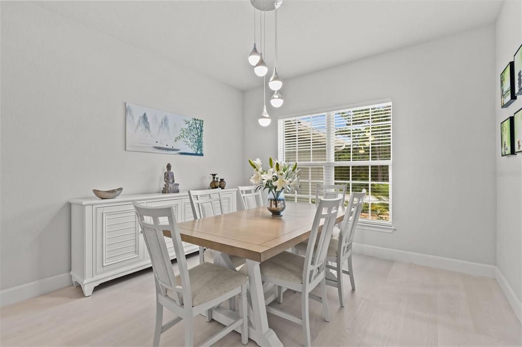 For Sale: $499,900 (4 beds, 2 baths, 2339 Square Feet)