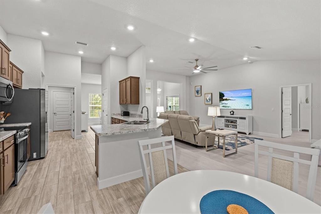 For Sale: $499,900 (4 beds, 2 baths, 2339 Square Feet)