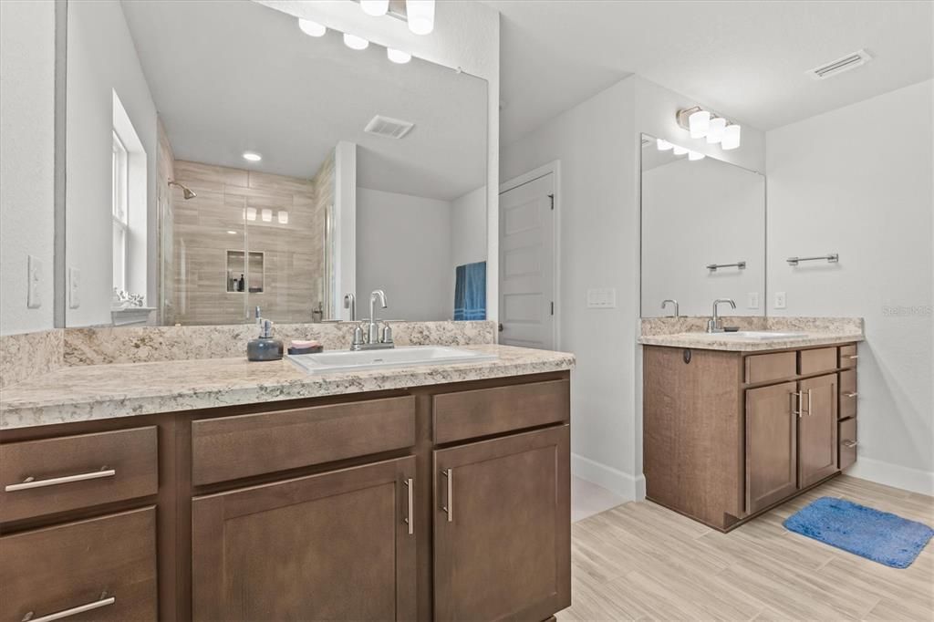 For Sale: $499,900 (4 beds, 2 baths, 2339 Square Feet)