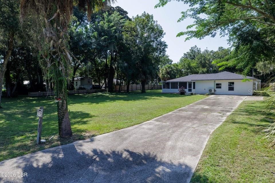 For Sale: $399,900 (6 beds, 3 baths, 2642 Square Feet)