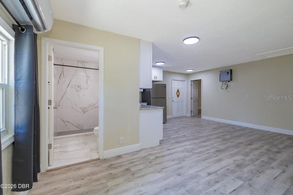For Sale: $399,900 (6 beds, 3 baths, 2642 Square Feet)