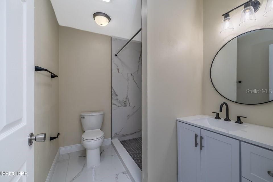 For Sale: $399,900 (6 beds, 3 baths, 2642 Square Feet)