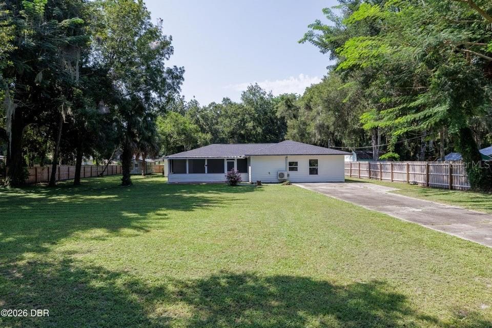 For Sale: $399,900 (6 beds, 3 baths, 2642 Square Feet)