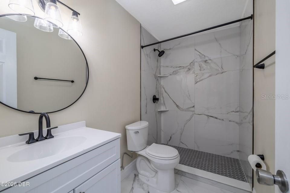 For Sale: $399,900 (6 beds, 3 baths, 2642 Square Feet)
