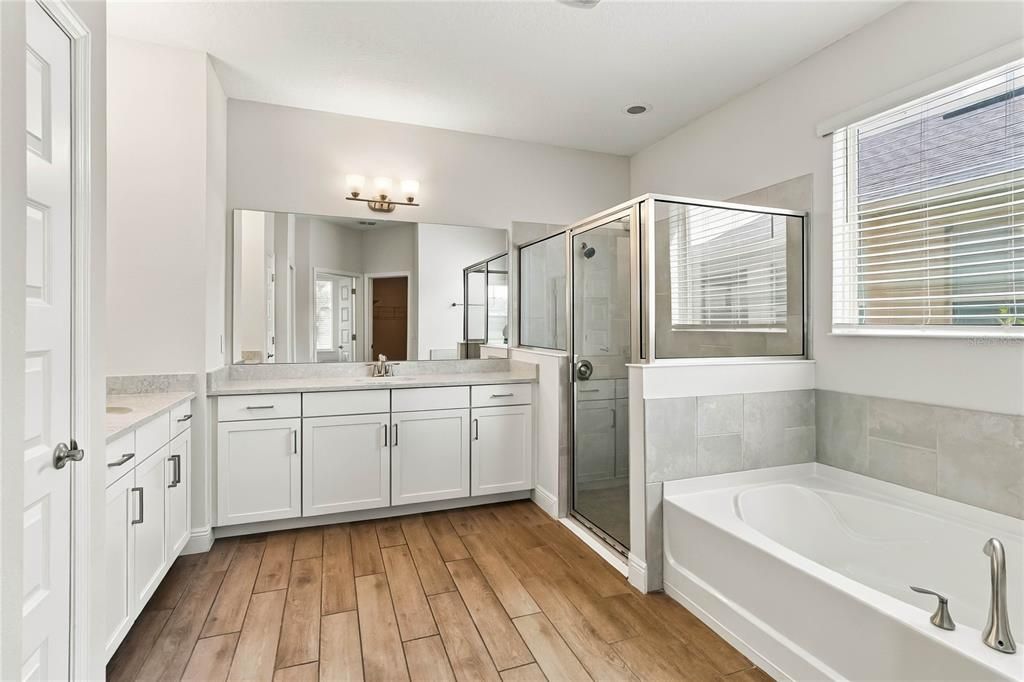 For Sale: $799,000 (4 beds, 3 baths, 3327 Square Feet)