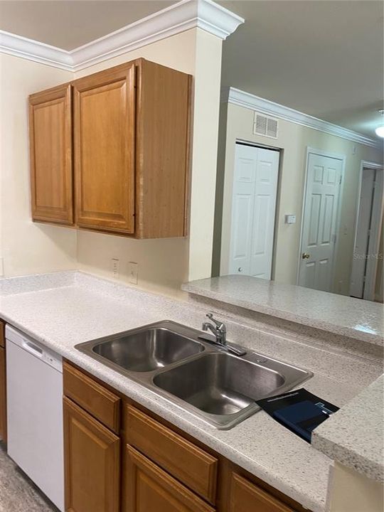 В аренду: $1,650 (3 спален, 2 ванн, 1335 Квадратных фут)