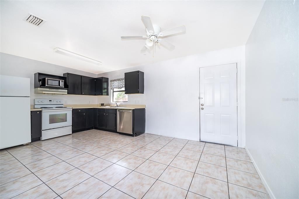For Sale: $530,000 (3 beds, 0 baths, 1416 Square Feet)