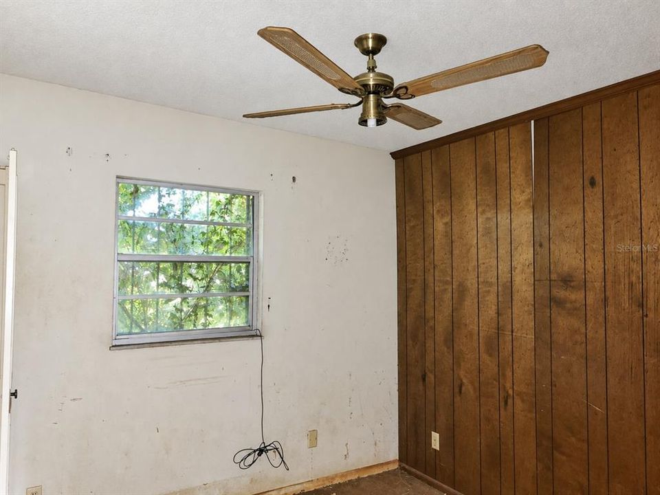 Activo con contrato: $185,000 (4 camas, 2 baños, 1574 Pies cuadrados)