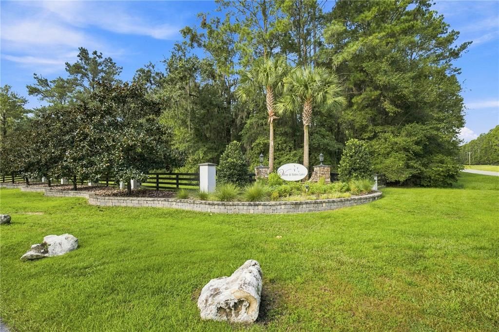 En Venta: $145,000 (1.95 acres)