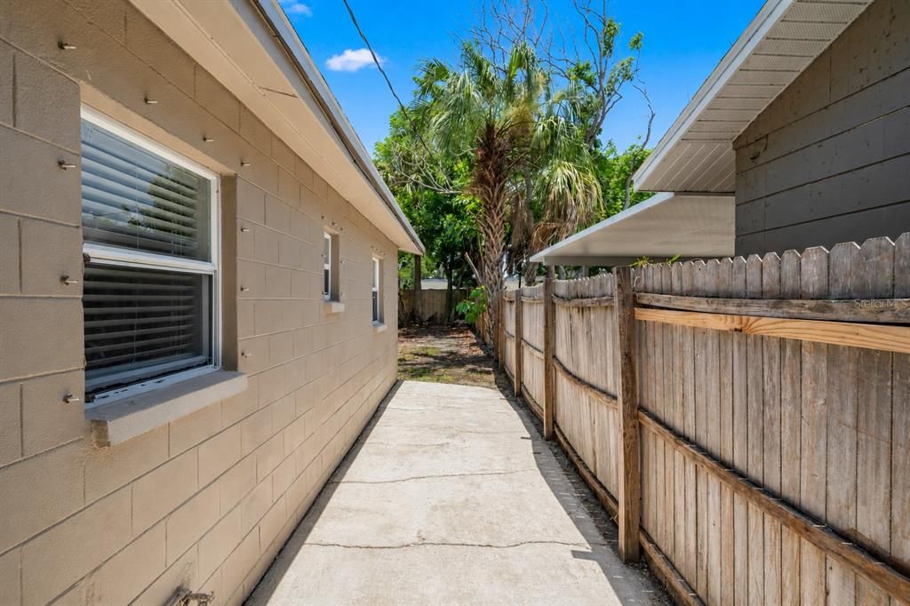For Rent: $3,600 (3 beds, 2 baths, 1500 Square Feet)