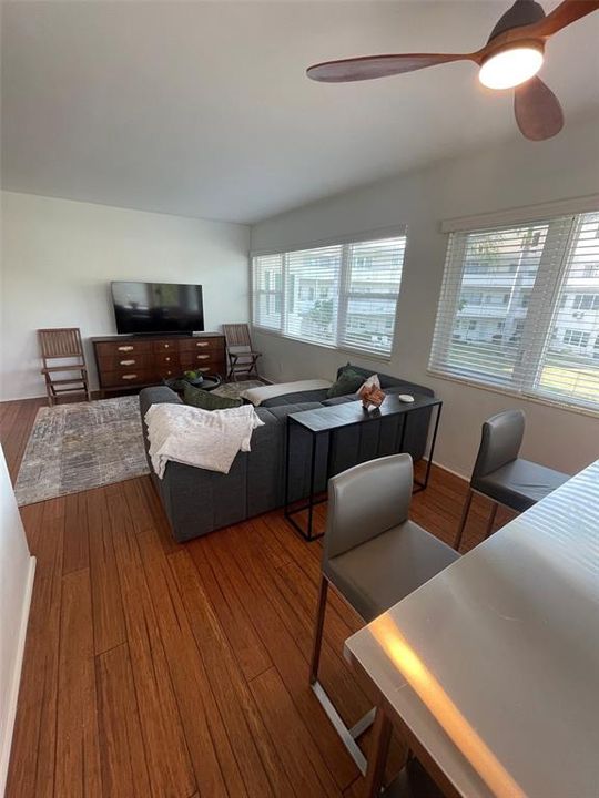 В аренду: $2,200 (2 спален, 1 ванн, 495 Квадратных фут)