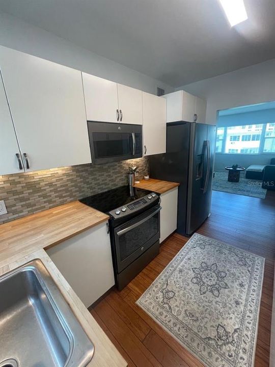 В аренду: $2,200 (2 спален, 1 ванн, 495 Квадратных фут)