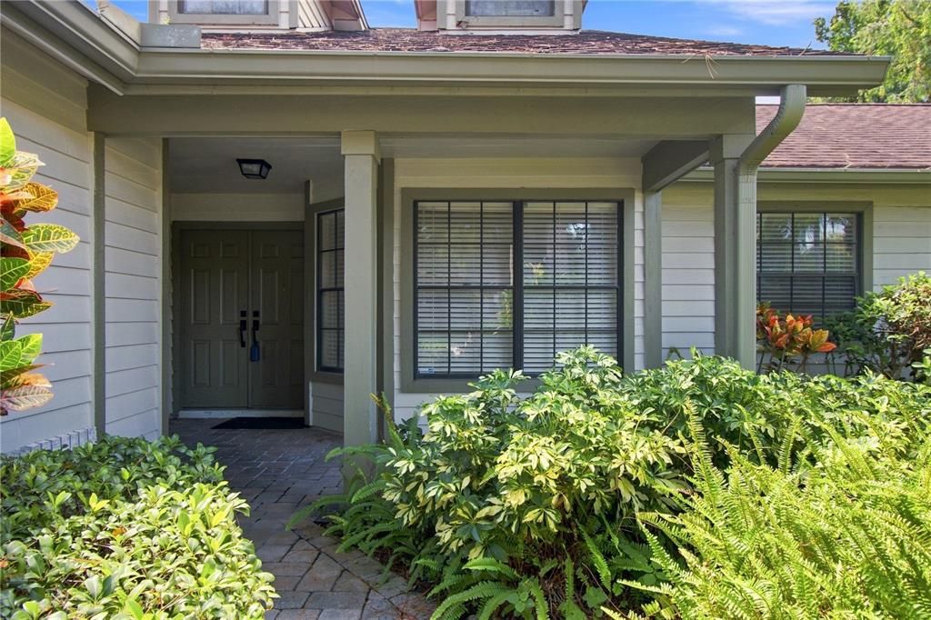 For Sale: $575,000 (4 beds, 2 baths, 1917 Square Feet)