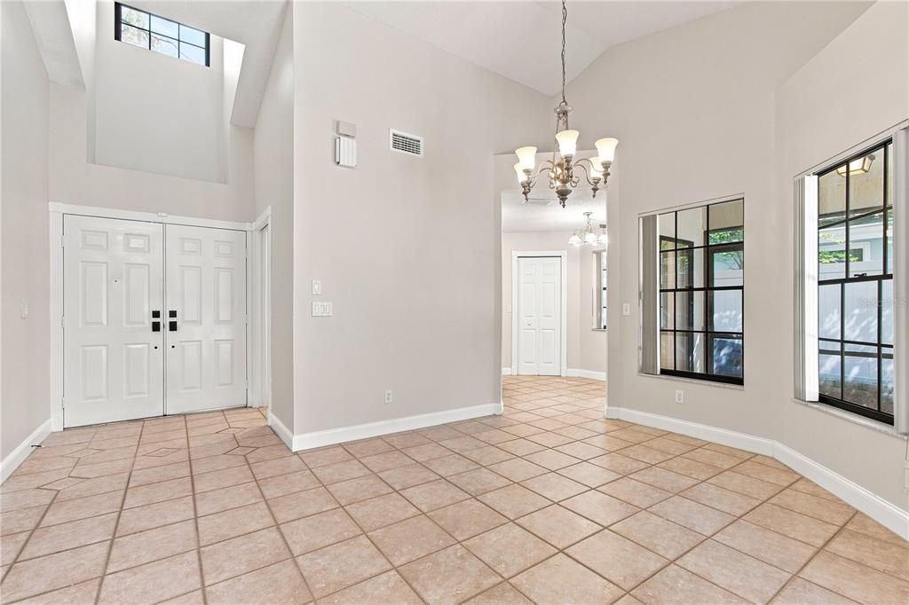 For Sale: $575,000 (4 beds, 2 baths, 1917 Square Feet)