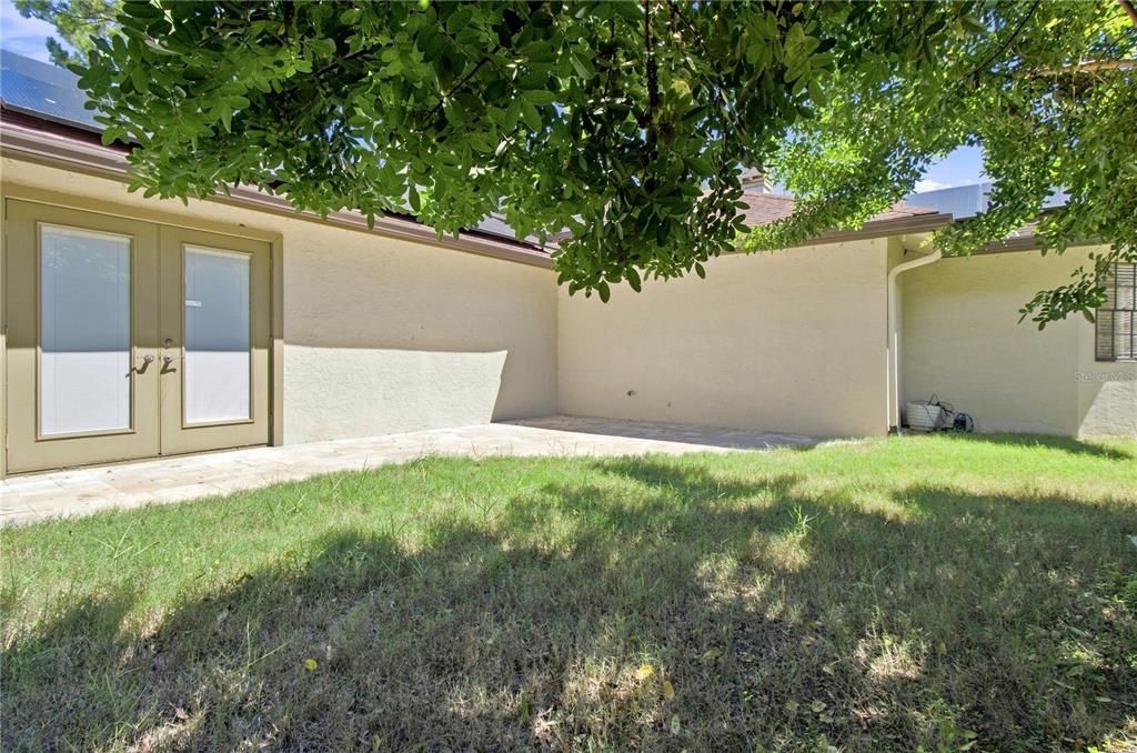 For Sale: $575,000 (4 beds, 2 baths, 1917 Square Feet)