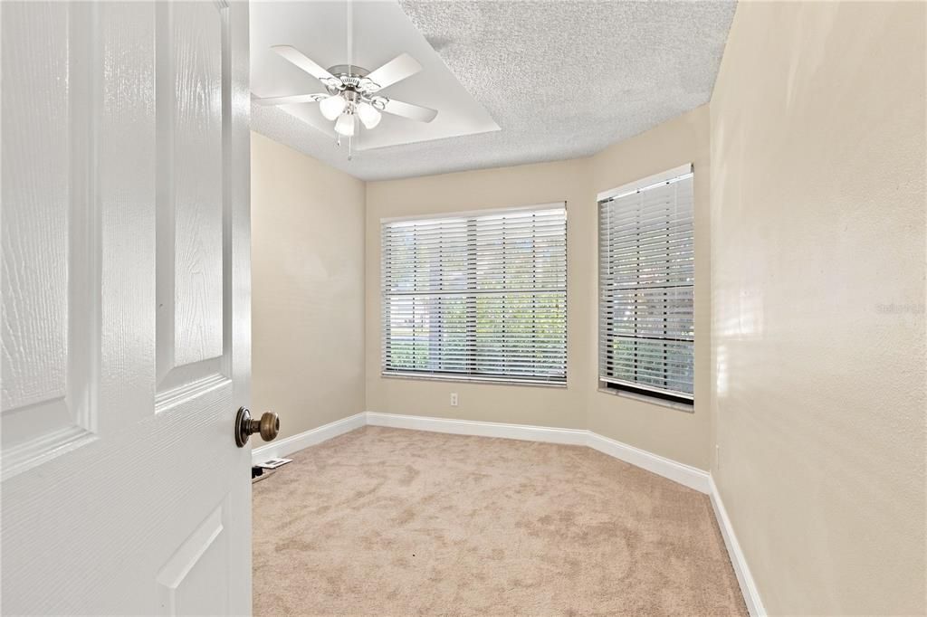 For Sale: $575,000 (4 beds, 2 baths, 1917 Square Feet)