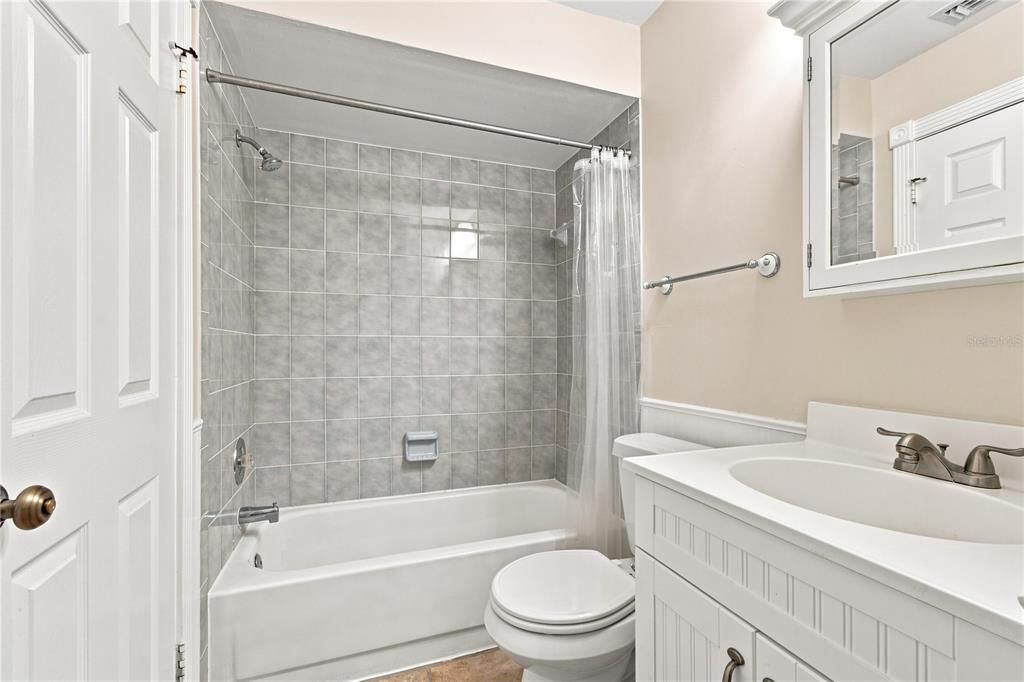For Sale: $575,000 (4 beds, 2 baths, 1917 Square Feet)