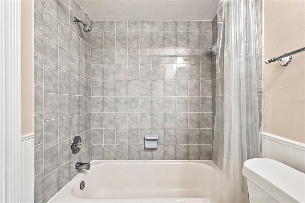 For Sale: $575,000 (4 beds, 2 baths, 1917 Square Feet)