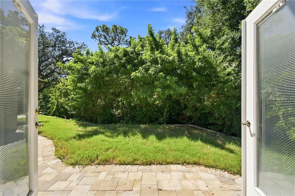 For Sale: $575,000 (4 beds, 2 baths, 1917 Square Feet)
