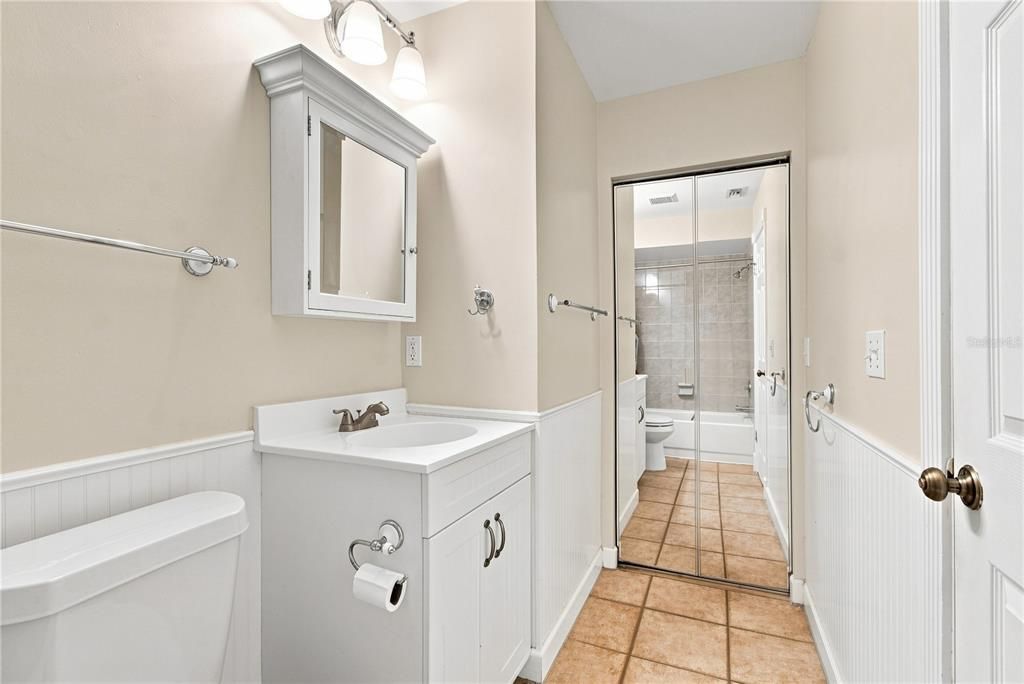 For Sale: $575,000 (4 beds, 2 baths, 1917 Square Feet)