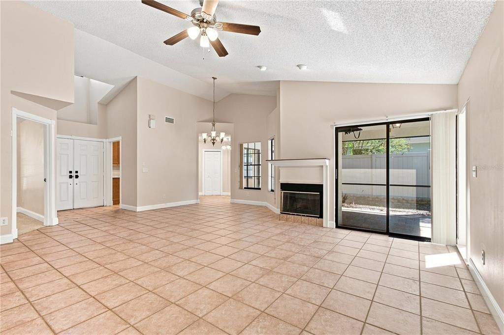 For Sale: $575,000 (4 beds, 2 baths, 1917 Square Feet)