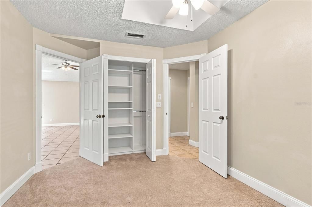 For Sale: $575,000 (4 beds, 2 baths, 1917 Square Feet)