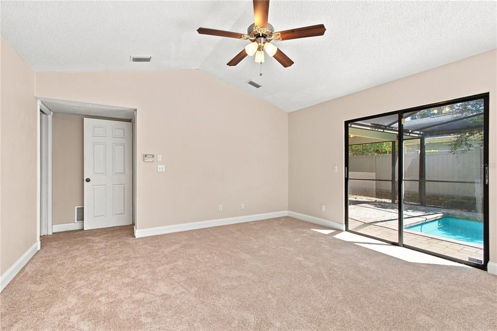 For Sale: $575,000 (4 beds, 2 baths, 1917 Square Feet)