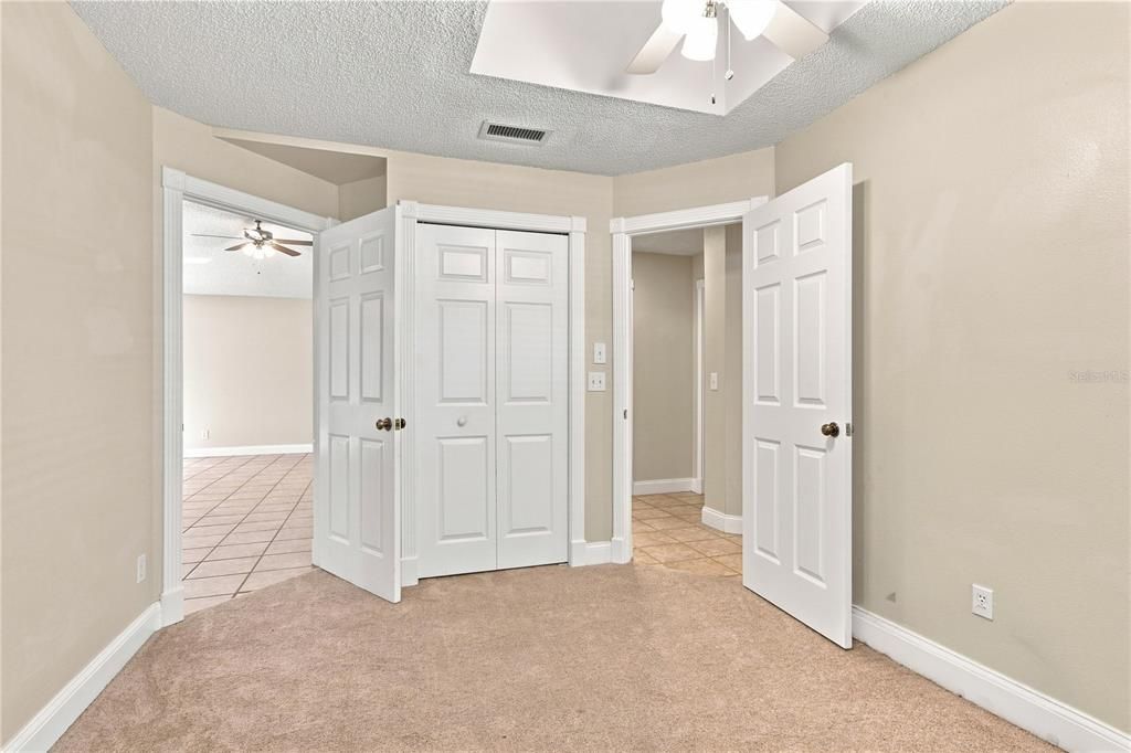 For Sale: $575,000 (4 beds, 2 baths, 1917 Square Feet)