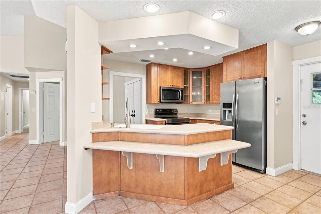 For Sale: $575,000 (4 beds, 2 baths, 1917 Square Feet)