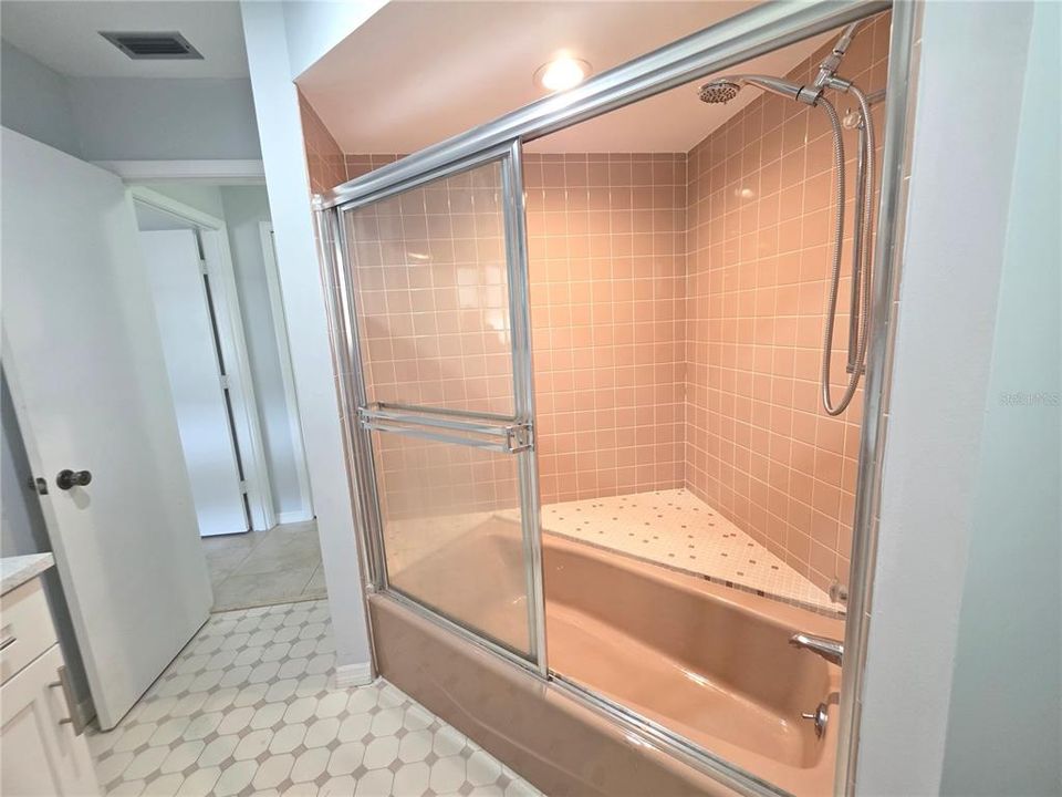В аренду: $2,350 (3 спален, 2 ванн, 1810 Квадратных фут)