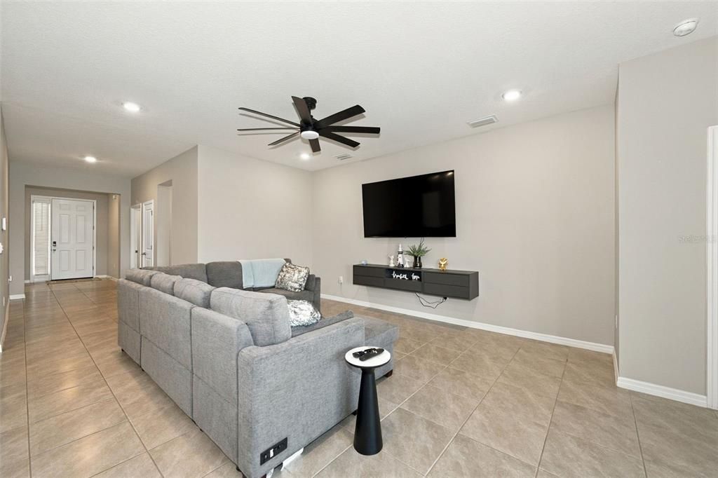 For Sale: $399,000 (4 beds, 2 baths, 2035 Square Feet)