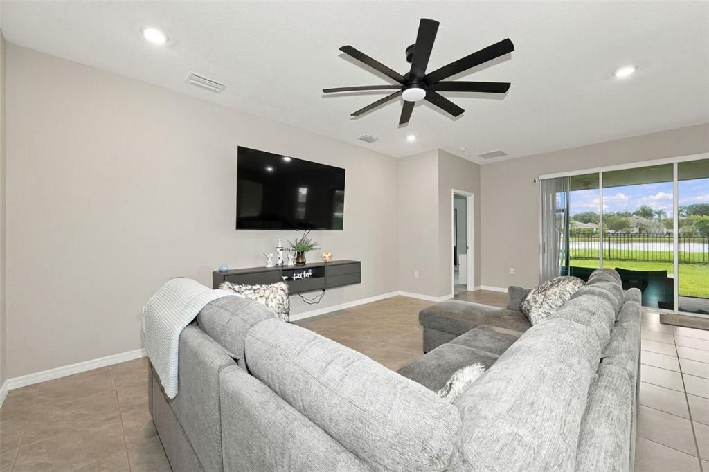 For Sale: $399,000 (4 beds, 2 baths, 2035 Square Feet)