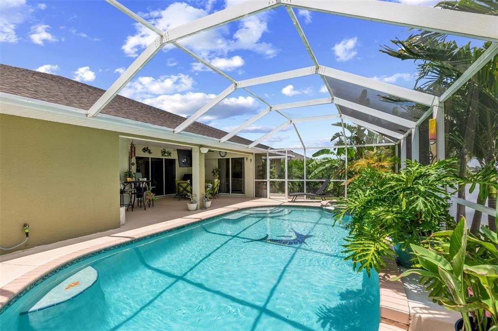 For Sale: $500,000 (3 beds, 2 baths, 2082 Square Feet)