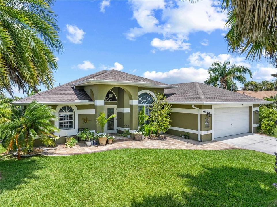 For Sale: $500,000 (3 beds, 2 baths, 2082 Square Feet)