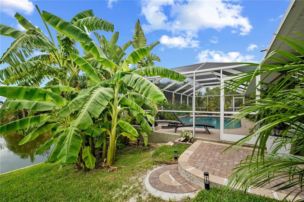 For Sale: $500,000 (3 beds, 2 baths, 2082 Square Feet)