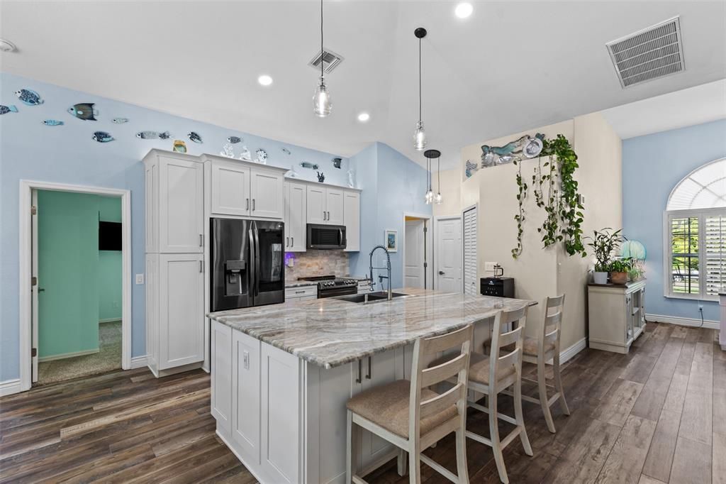 For Sale: $500,000 (3 beds, 2 baths, 2082 Square Feet)