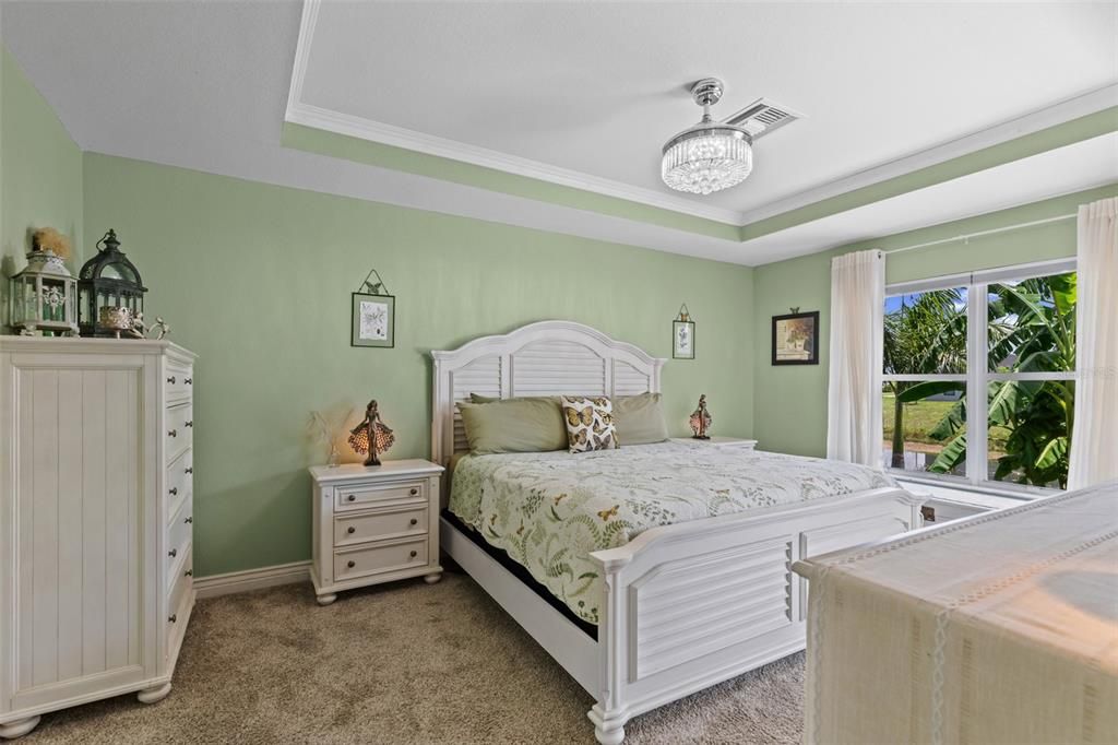 For Sale: $500,000 (3 beds, 2 baths, 2082 Square Feet)