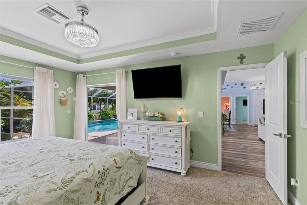 For Sale: $500,000 (3 beds, 2 baths, 2082 Square Feet)