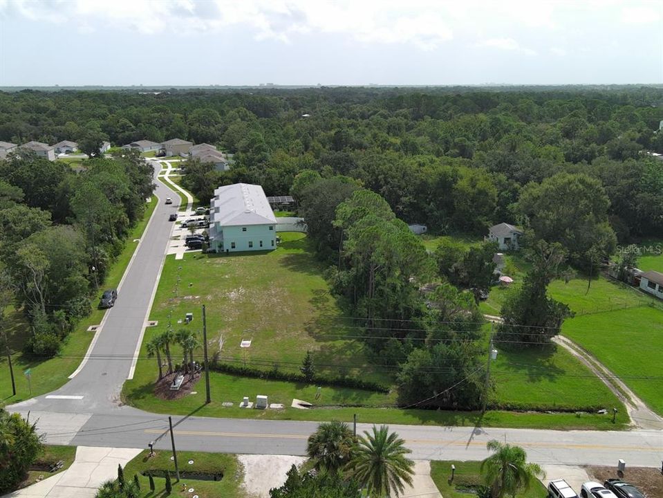 待售: $395,000 (0.14 acres)