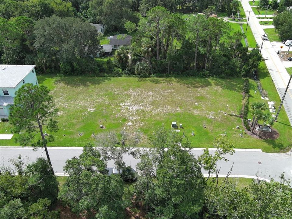 待售: $395,000 (0.14 acres)