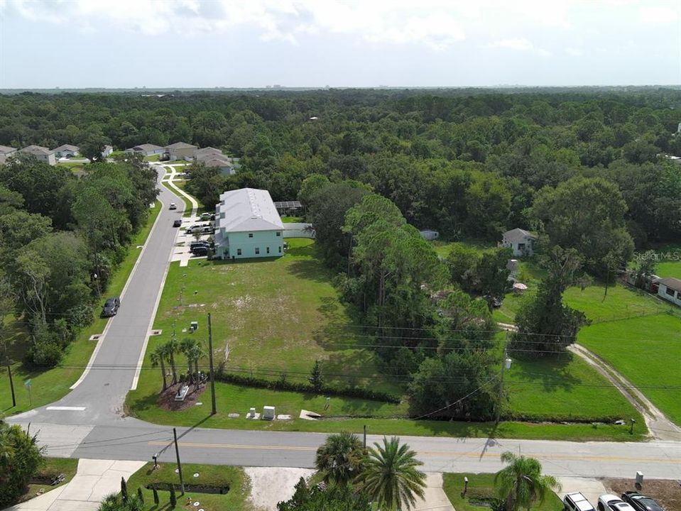 待售: $395,000 (0.14 acres)