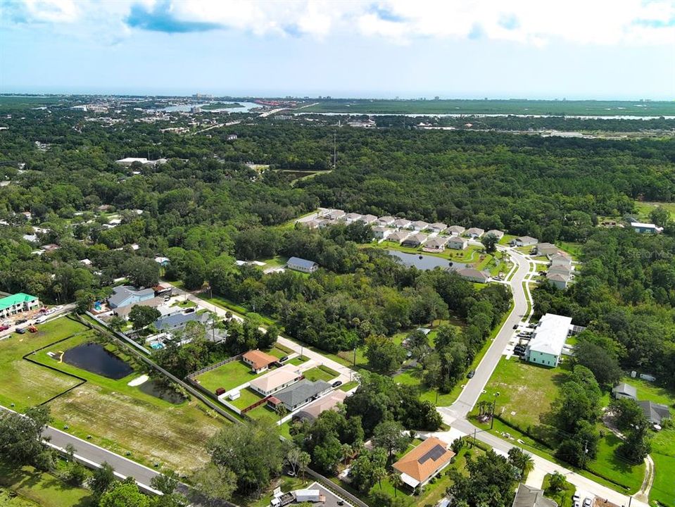 待售: $395,000 (0.14 acres)