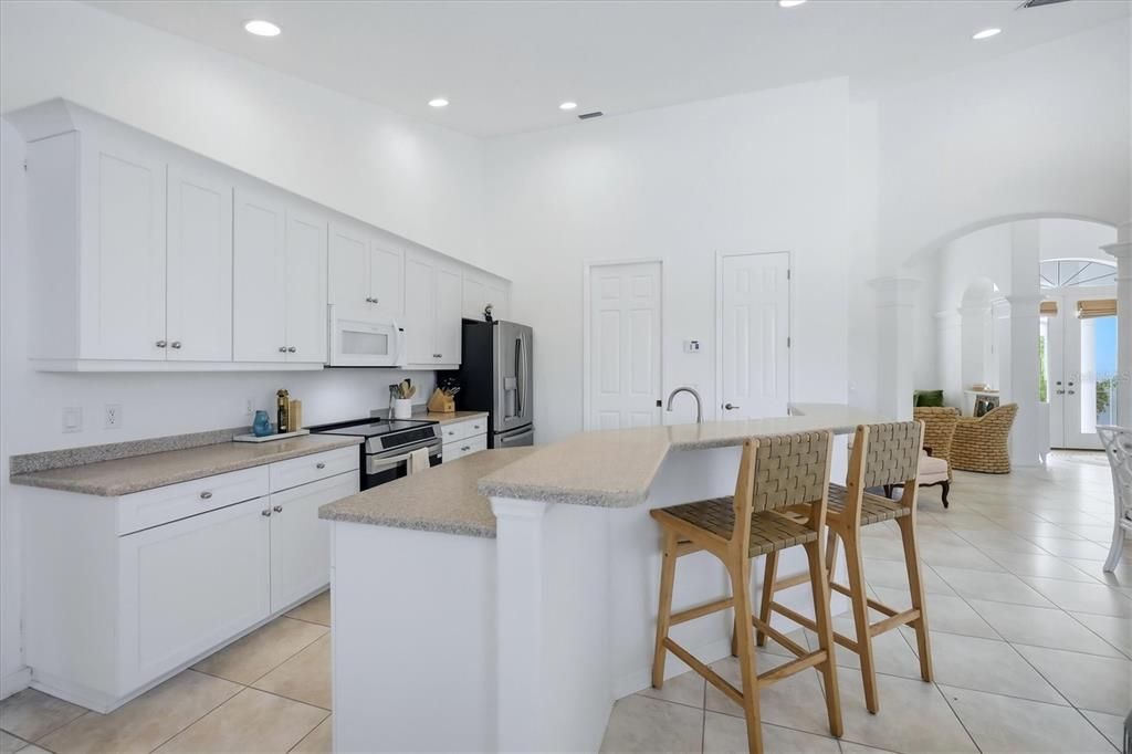 En Venta: $549,000 (3 camas, 2 baños, 2111 Pies cuadrados)