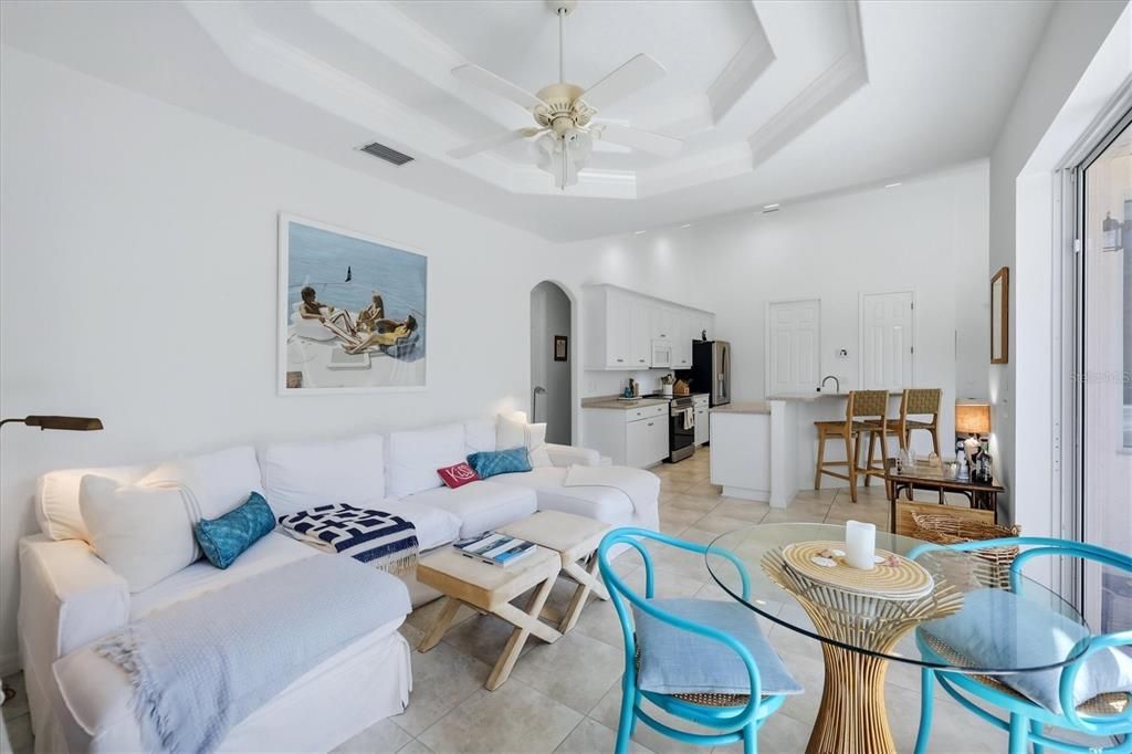 En Venta: $549,000 (3 camas, 2 baños, 2111 Pies cuadrados)