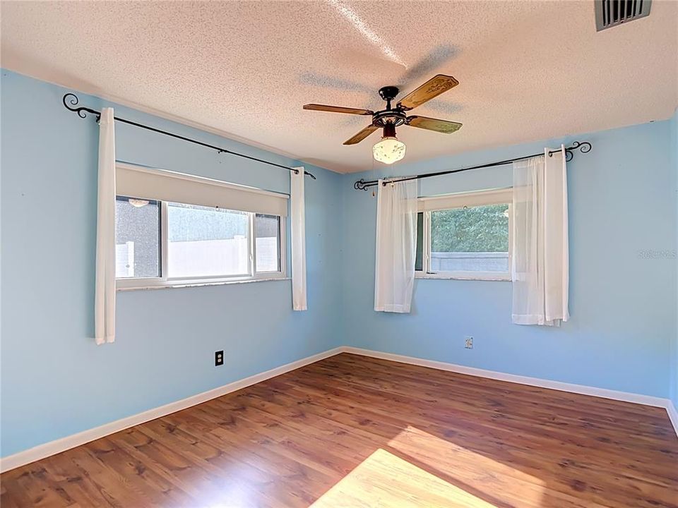For Sale: $369,500 (3 beds, 2 baths, 1535 Square Feet)
