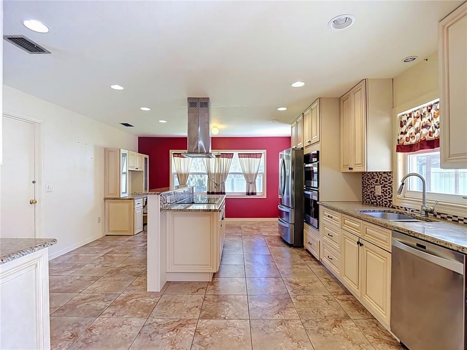 For Sale: $369,500 (3 beds, 2 baths, 1535 Square Feet)